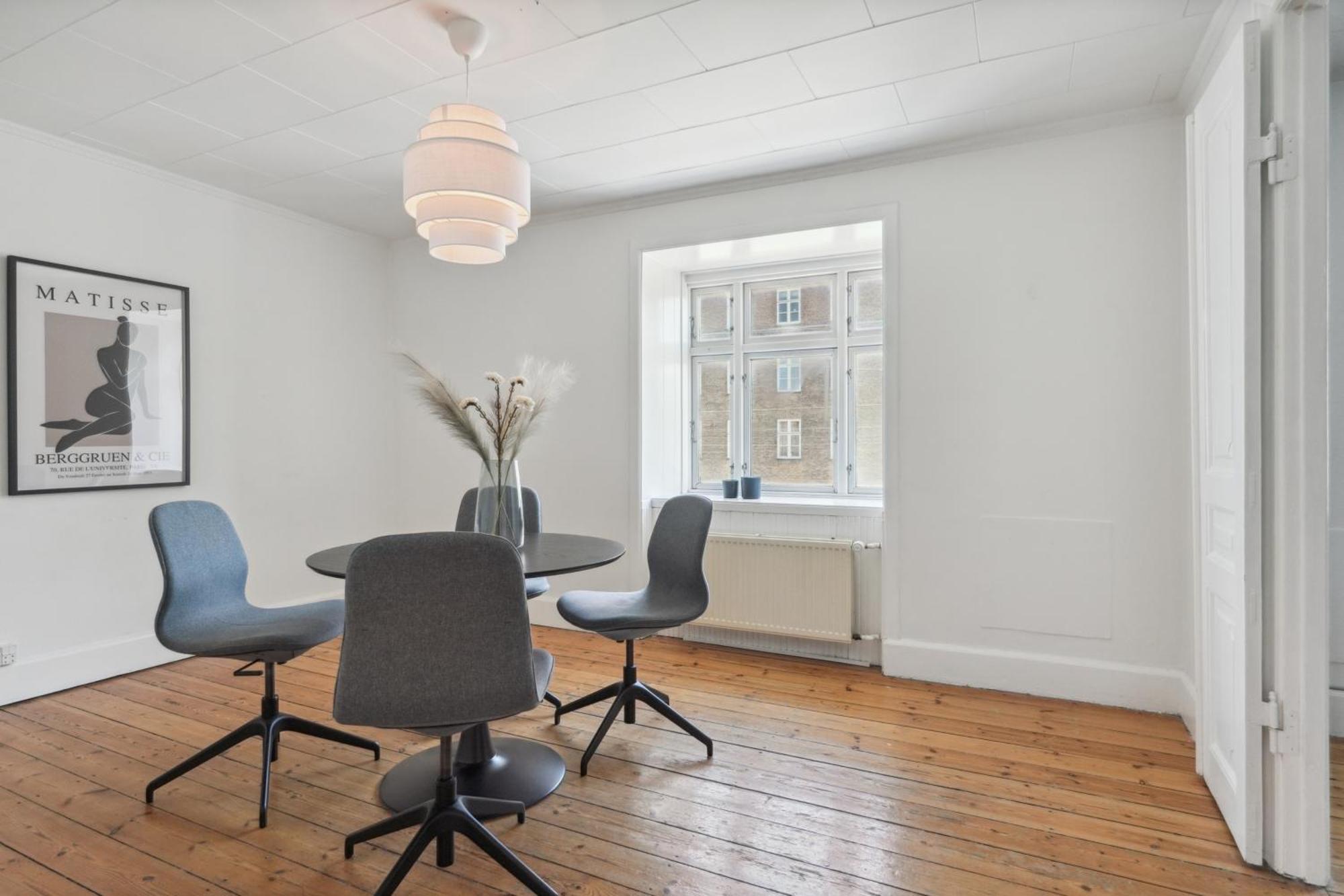 - 2br Sophisticated Urban Retreat Copenhagen